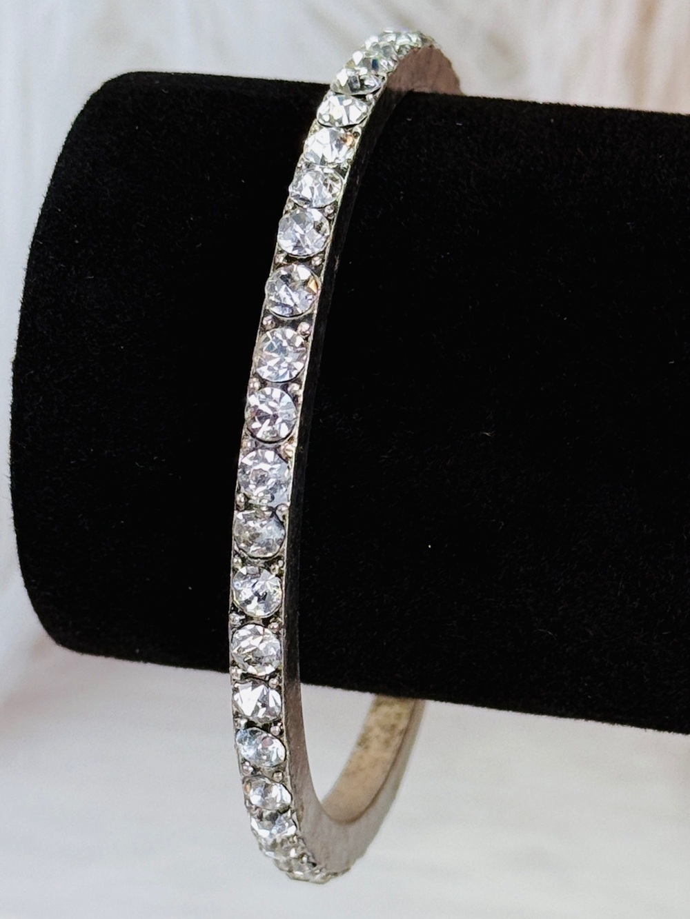 Vintage aged, Silvertone clear bling bangle bracelet